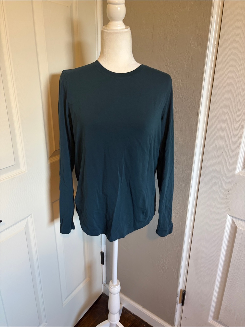 lululemon athletica Love Long Sleeve Crew Tee in blue layering top - Picture 3 of 4